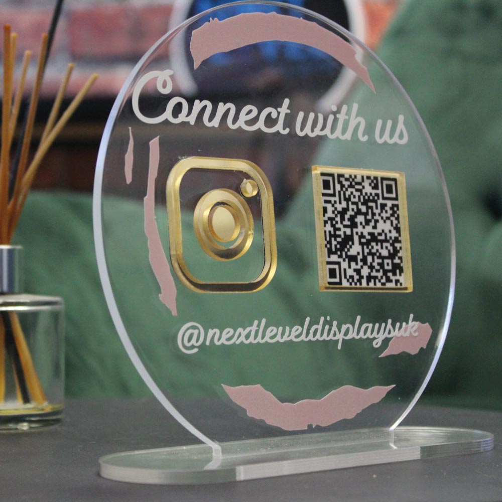 a social media table talker with gold